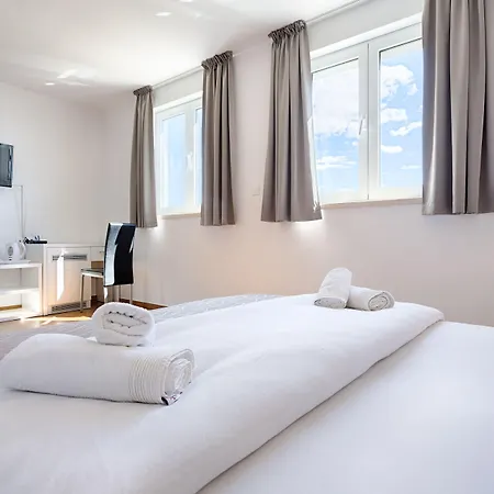 Casa de hóspedes Adriatic Queen 3*